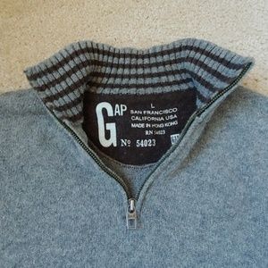 Mens GAP Sweater